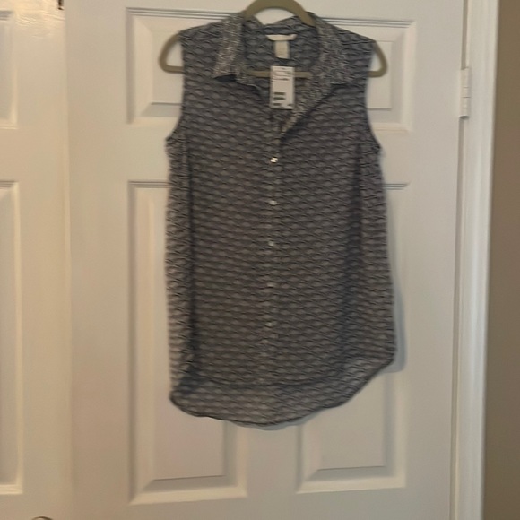 H&M Tops - H&M NWT Size 10 Blue/White Sleeveless Button Down Top